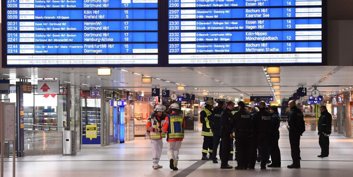 Angriff in Düsseldorf: Zwei Polizisten sind verletzt