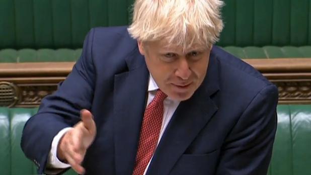 Boris Johnson regresa al parlamento en medio de las críticas de sus propias filas