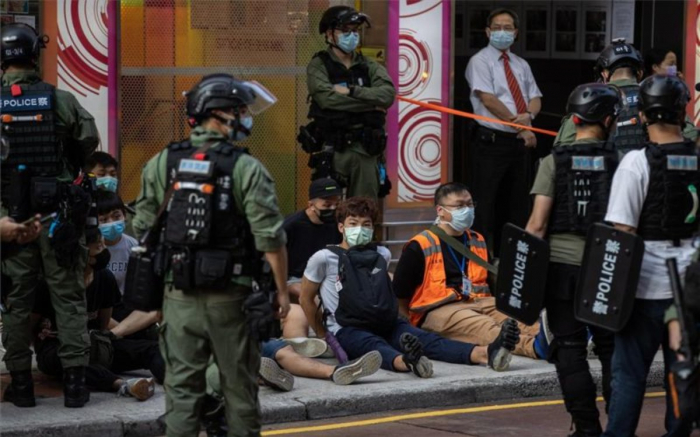 Detiene la Policía de Hong Kong a 289 personas en protestas con el motivo de las elecciones aplazadas