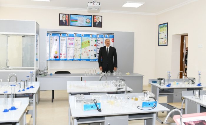  Ilham Aliyev en la apertura del nuevo bloque de la escuela-  Actualizado  
