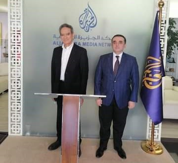   Embajador azerbaiyano se encuentra con el director general de Al Jazeera  