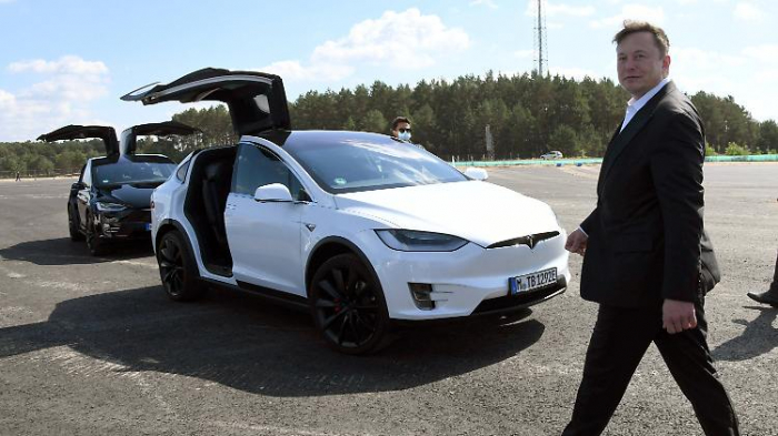 Tesla plötzlich profitabelster Autobauer