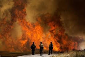 En incendio forestal en California deja varios muertos