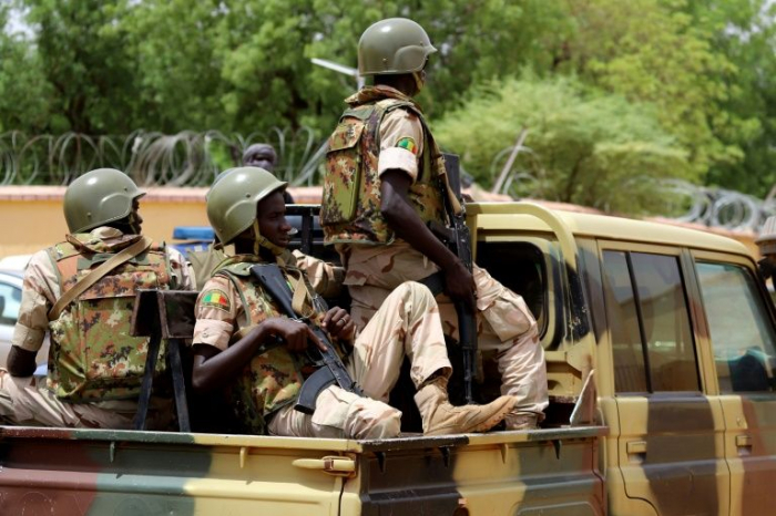 Mali police clash with protesters as post-coup transition talks starts in country