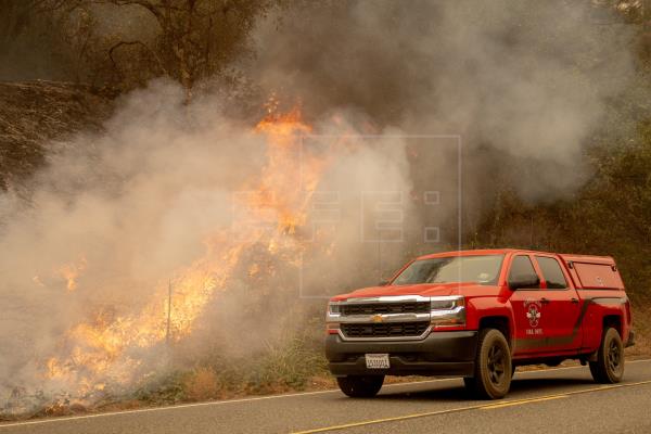 Muertos por incendios en EEUU se acercan a 30