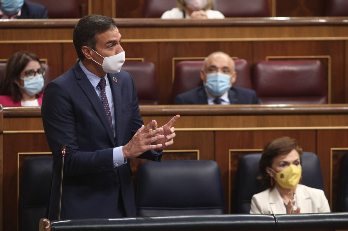   Sánchez:   "Los únicos recortes que necesita España consiste en recortar la corrupción del PP"