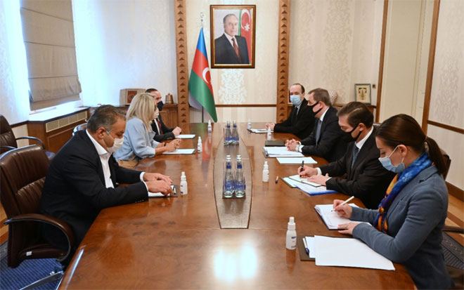 Azerbaijan FM receives outgoing Portuguese ambassador