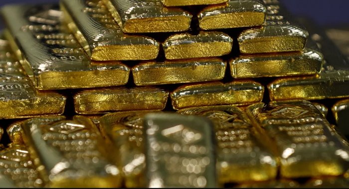 كيف تتحرك أسعار الذهب بالتزامن مع القرارات الاقتصادية الكبرى؟