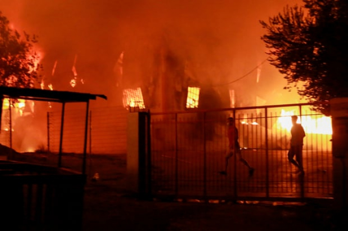 Thousands forced to be evacuated amid fire at Lesbos refugee camp