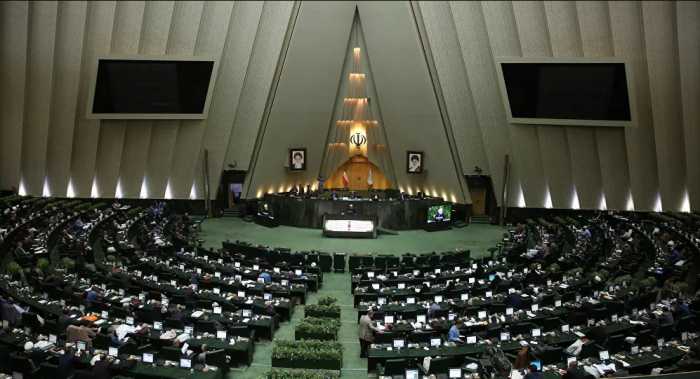 البرلمان الإيراني يعقد جلسة مغلقة لبحث "وثائق خطيرة" تتعلق بالسعودية والإمارات وتركيا