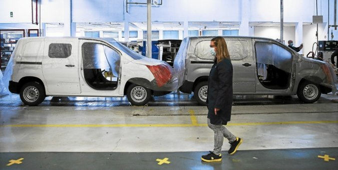 France: le marché automobile chute de 19,8% le mois dernier