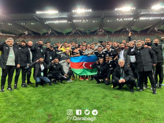    "Qarabağ" Polşa zəfərini əsgər salamı ilə qeyd etdi-    FOTO      