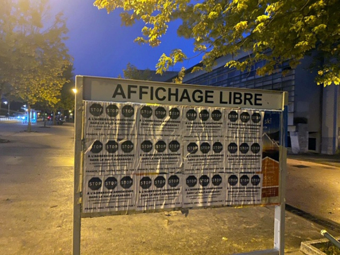 "Berg-Karabach gehört zu Aserbaidschan!" - Plakate auf den Straßen Frankreichs angebracht