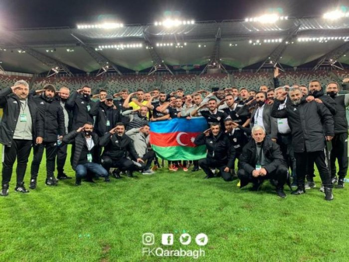   FC Karabaj celebra la victoria de Polonia con saludo militar -   FOTO    