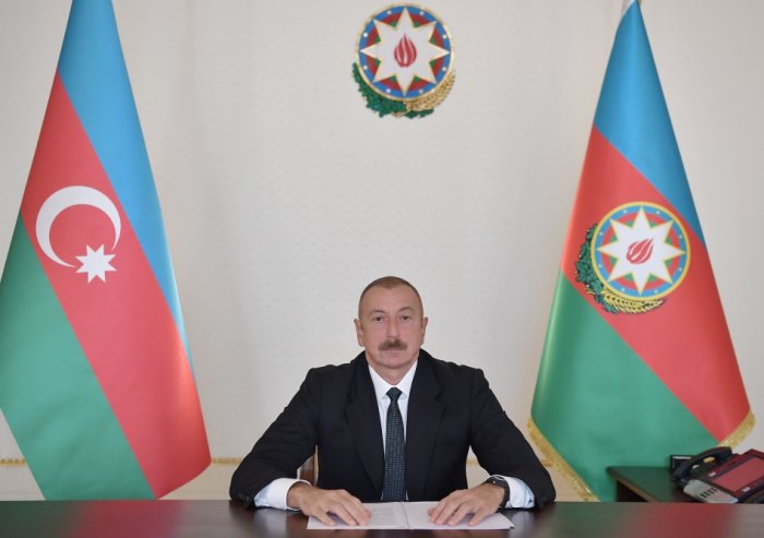   Ilham Aliyev agradece a los miembros del Centro Internacional Nizami Ganjavi  