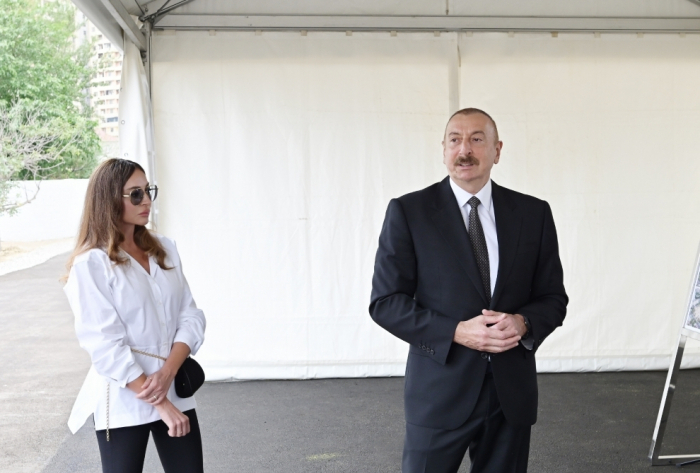  Le président azerbaïdjanais et la première vice-présidente font don d