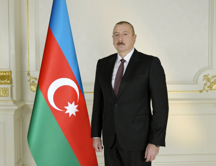 Aserbaidschanische Flagge in Madagiz gehisst