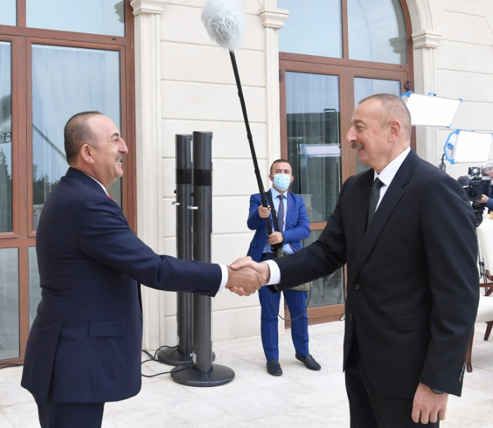   Ilham Aliyev empfängt Cavuschoglu   