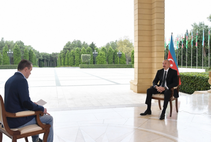  Der Präsident gab dem russischen Fernsehen des "Perviy Kanal" ein Interview  