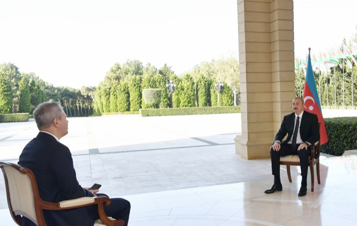   Präsident Aliyev gibt dem russischen Fernsehsender RBK ein Interview  