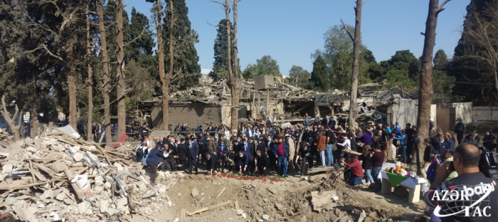 Ausländische Diplomaten, Militärattachés bezeugen armenische Gräueltaten in Gandscha - FOTO 