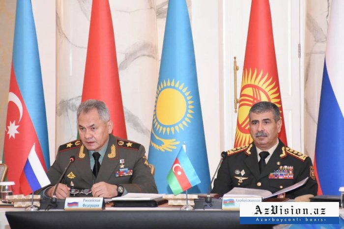   Azerbaijani, Russian defense ministers hold phone talk  