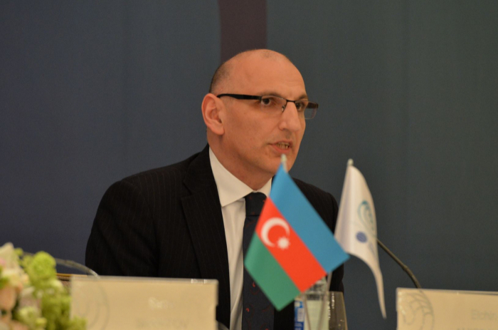  Assistent der Ersten Vizepräsidentin Aserbaidschans informiert die indische Öffentlichkeit über die jüngsten armenischen Raketenangriffe 