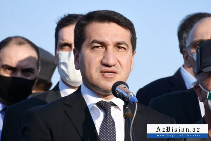     Hikmet Hajiyev:   "Armenia trata de compensar las derrotas con los civiles azerbaiyanos"  