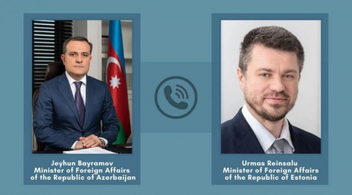   Telefongespräch zwischen den Außenministerien Aserbaidschans und Estlands  