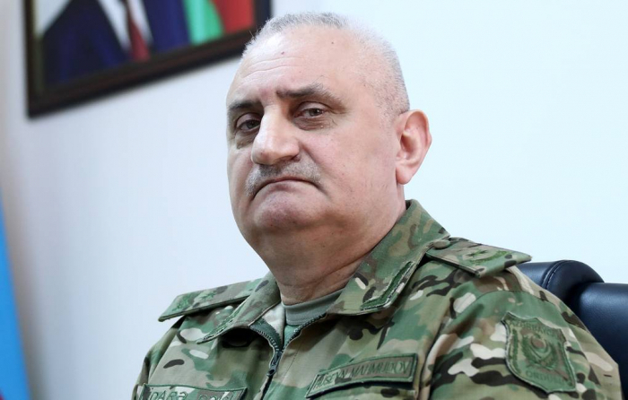   "Die gesamte Situation an der Front steht unter der Kontrolle unserer Armee"   - General    
