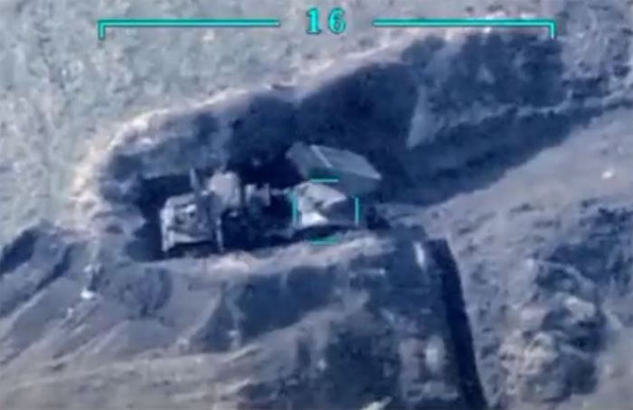   Filmmaterial zeigt die Zerstörung der armenischen Militärausrüstung durch die aserbaidschanische Armee  