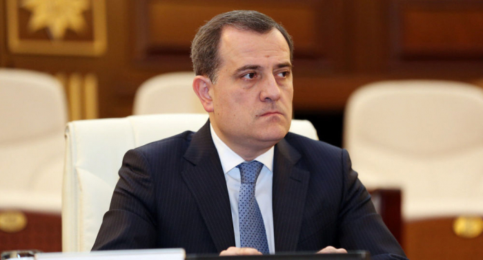   Jeyhun Bayramov informa a Nancy Pelosi sobre el terror armenio  
