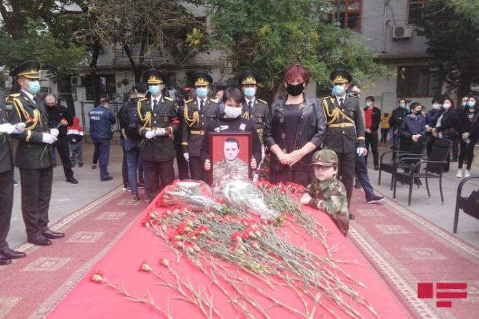  Abschiedszeremonie für Märtyrer Dmitrij Solntsev findet statt-  FOTOS  