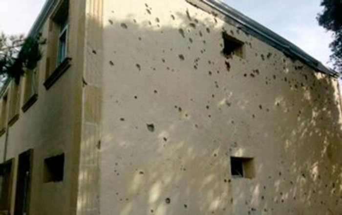   Armenia dispara contra un edificio escolar en Aghdam -   FOTOS    