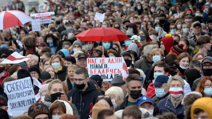   Streik und neue Proteste - Opposition erhöht Druck auf Lukaschenko  
