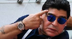 Maradona se aísla tras haber tenido contacto con allegado con síntomas de COVID-19