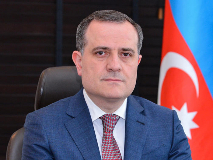   Aserbaidschanischer Außenminister äußert sich zur Frage der internationalen Friedenstruppen  