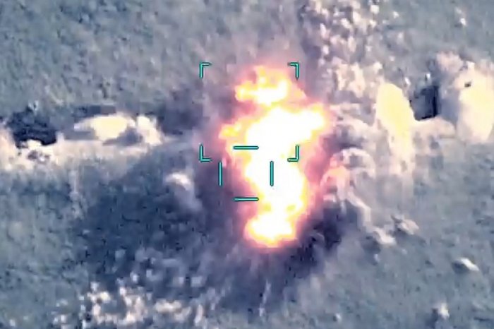   Azerbaijani army destroys Armenian troops forced to flee battlefield -   VIDEO    
