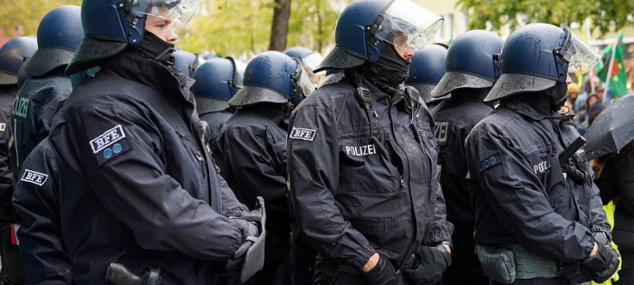 Polizist soll Corona-Skeptikern Tipps für Demos gegeben haben