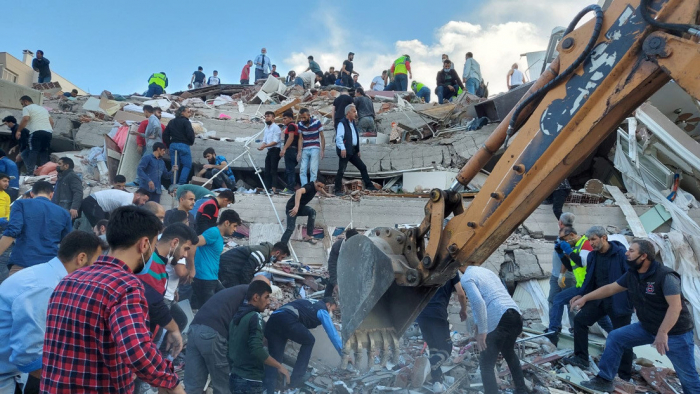   Al menos 12 muertos y más de 500 heridos en Turquía tras el terremoto en el mar Egeo-  Actualizado    