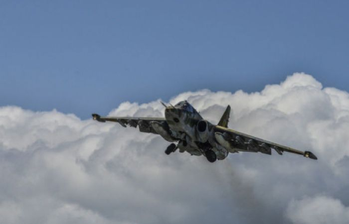   Fünf der feindlichen Su-25 sind außer Betrieb, und die anderen konnten nachts nicht fliegen  