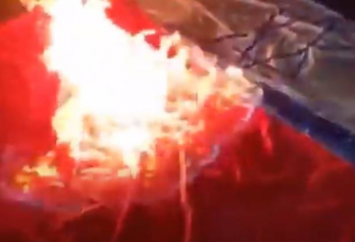  Armenians burn Israeli, Azerbaijani and Turkish flags - VIDEO