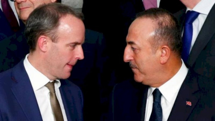   Cavuschoglu bespricht Karabach mit seinem britischen Amtskollegen  