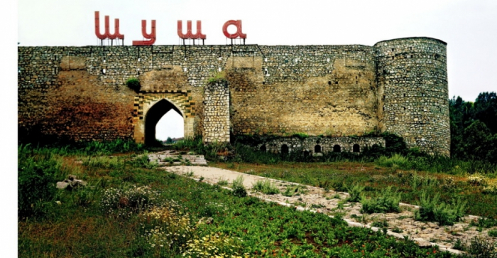  Des monuments historiques et religieux azerbaïdjanais à Choucha -  PHOTOS  
