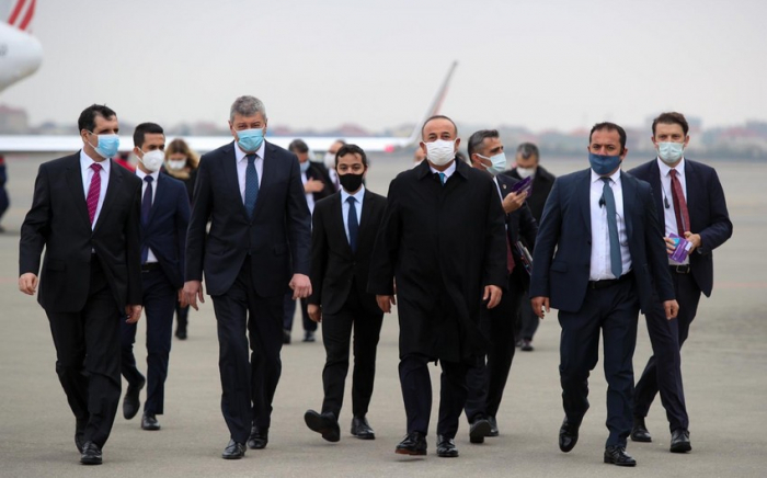  Turkish foreign minister arrives in Baku 