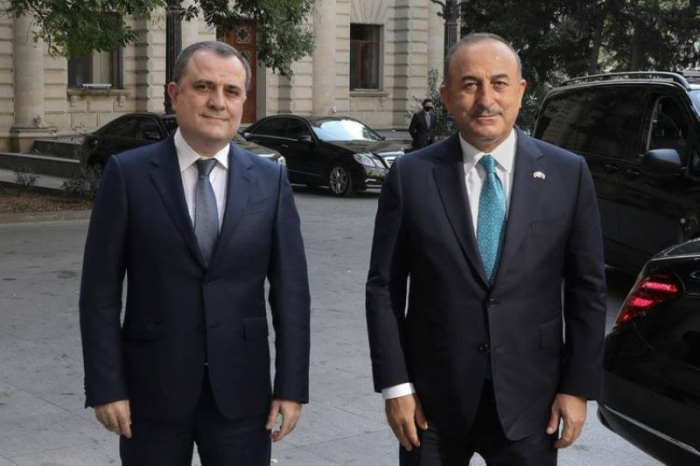   Treffen der Außenminister Aserbaidschans und der Türkei in Baku  