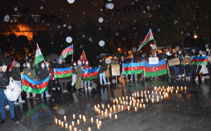 Los azerbaiyanos protestan contra el terror de Barda en Budapest