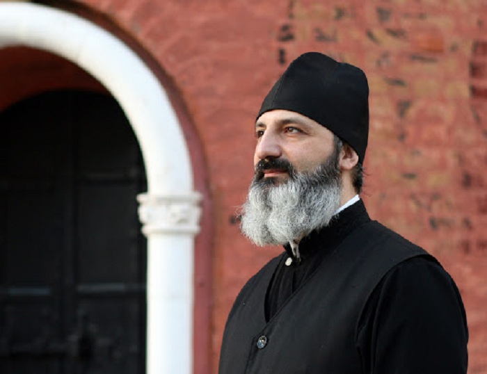  Armenischer Priester nennt Paschinjan "geistig zurückgeblieben"  