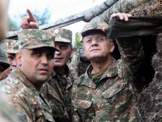   Ehemaliger armenischer Verteidigungsminister in Schuscha verwundet  