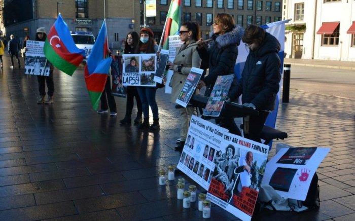 Los azerbaiyanos protestan contra el terror armenio en Helsinki